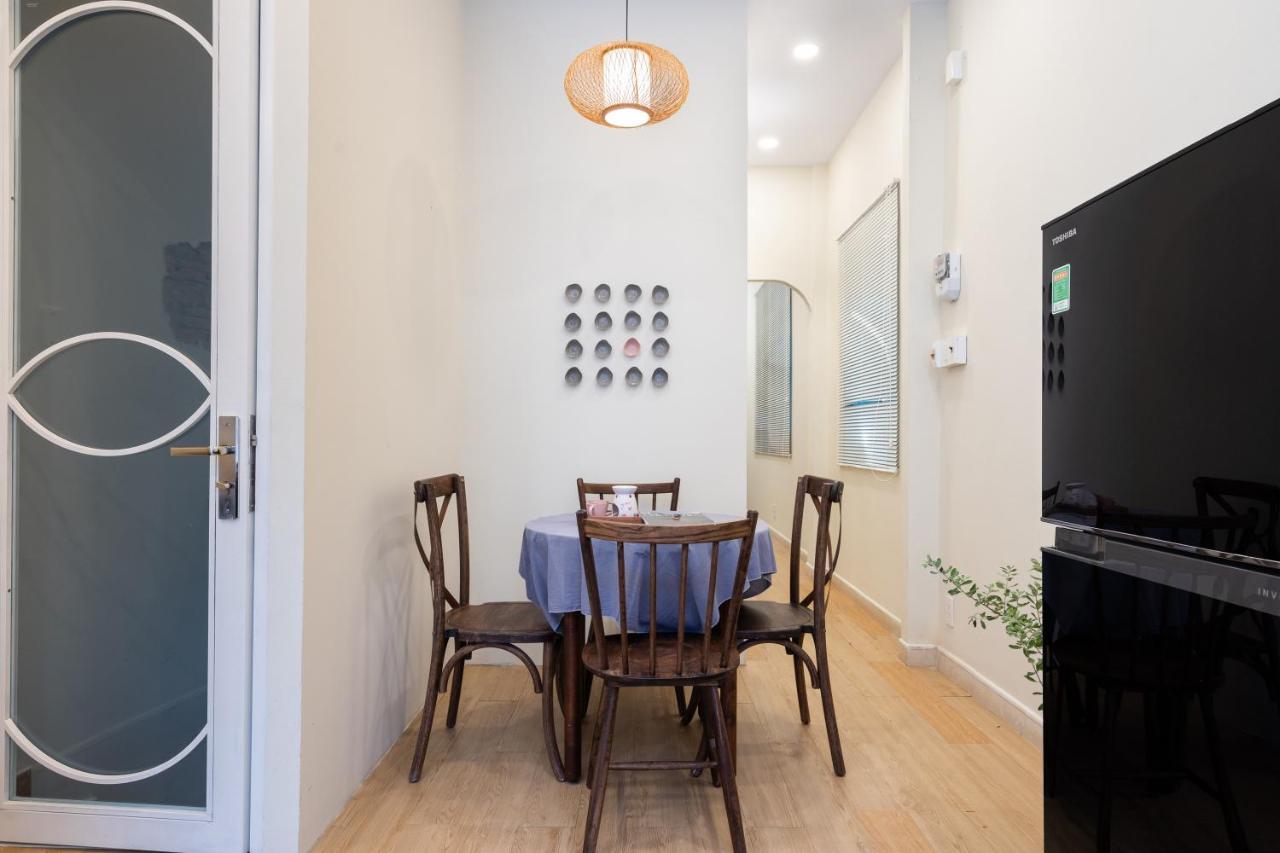 Bed & Breakfast Tropical Vibes Homestay TP. Hồ Chí Minh