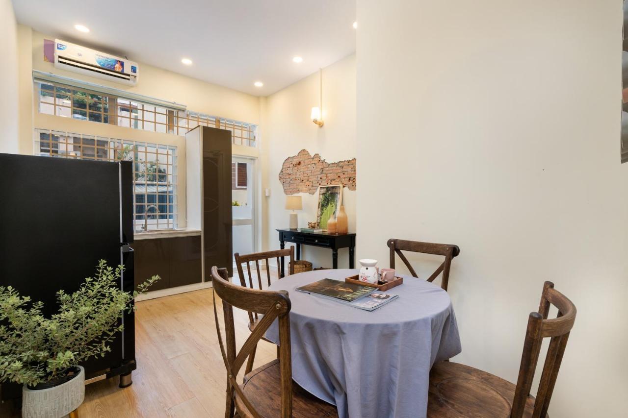 Bed & Breakfast Tropical Vibes Homestay Ho Chi Minh City